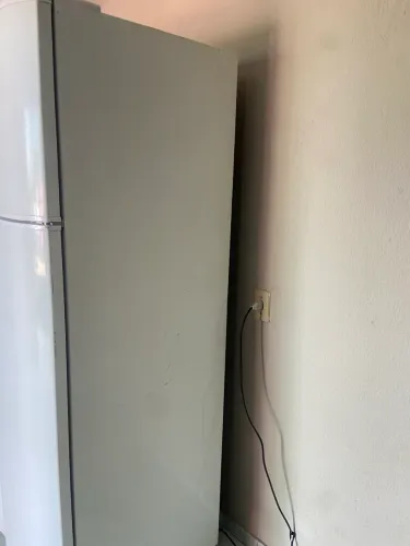 Vende se geladeira com defeito não está gelando 