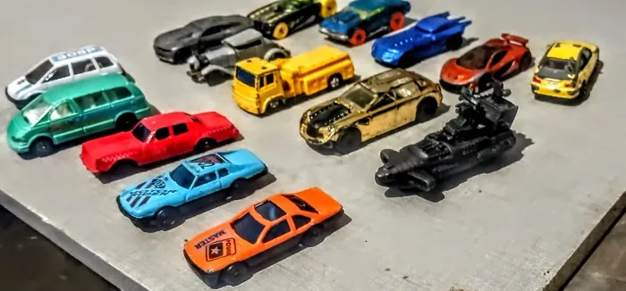 Lote de Carrinhos Antigos Miniaturas Variadas de ferro - 15 Peças de ferro