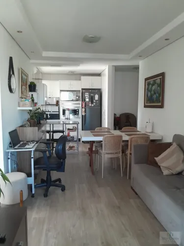 Aptº 2 dorms, uma suíte e uma vaga em Barreiros