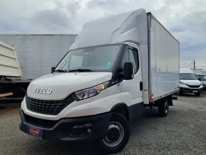 Iveco Daily 35.150 Baú Carga Seca 4X2 - (2020)