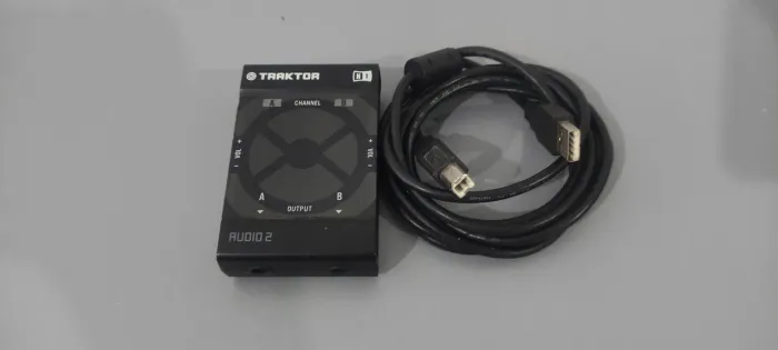 Interface de Áudio - Traktor Audio 2 MK1 (Saídas P10)