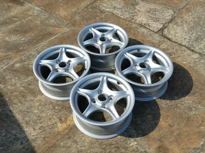 Rodas de Liga Leve Ferraro 13,0´x 6,5´pol.