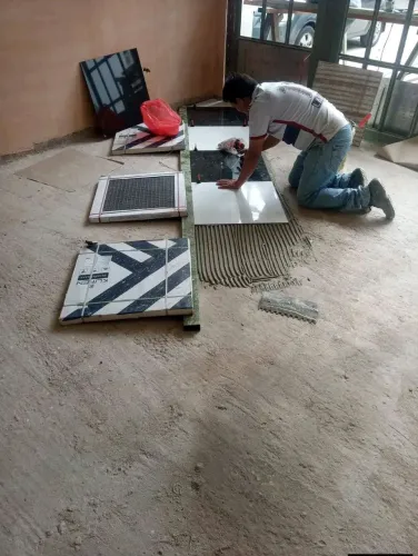 Mestre de Obras e Equipe pedreiro carpinteiro pintor ajudante Construção e Reforma 