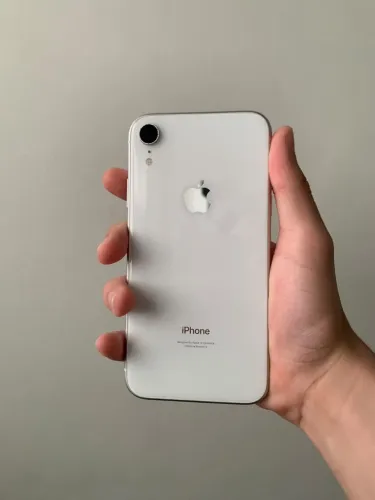 iPhone XR semi novo