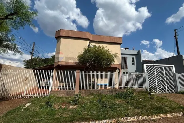 "Amplo sobrado a venda no São Cristóvão, Cascavel"