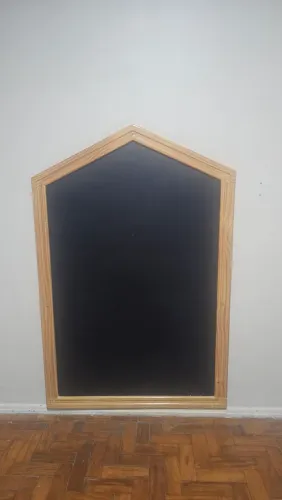 Quadro casinha de madeira e lousa 