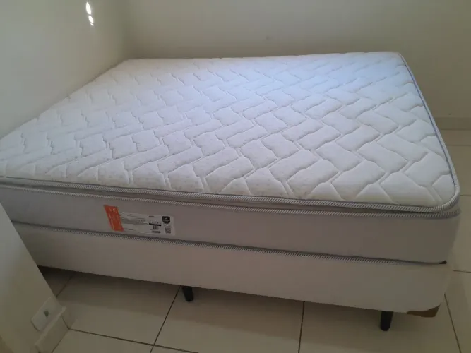 Cama box queem casal Americonfrex, uso excelente