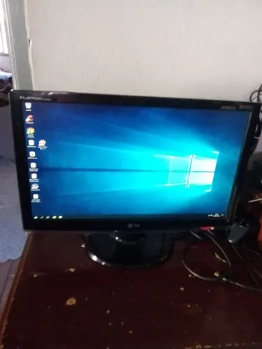 Monitor w2253v - FULL HD 21.5 - HDMI tá com linhas clara na tela não interfere sem os cabo
