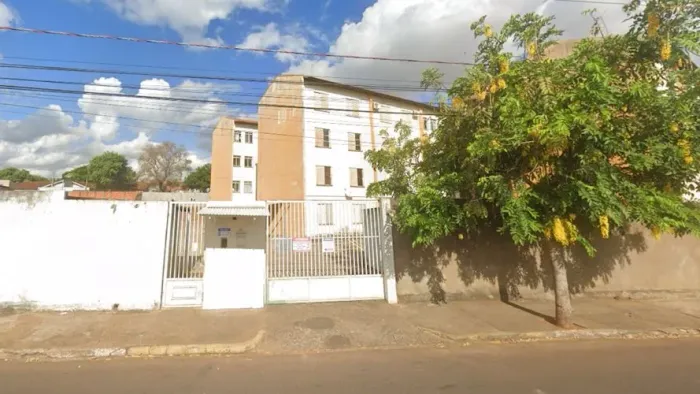 Apartamento no "Conjunto Habitacional Eli Andraus Neto" - Aviação - Araçatuba/SP