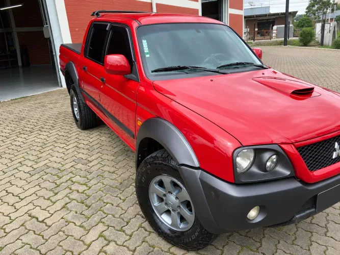 Mitsubishi L200 Outdoor HPE 2.5 4X4 CD T.dies. Mec. 2012