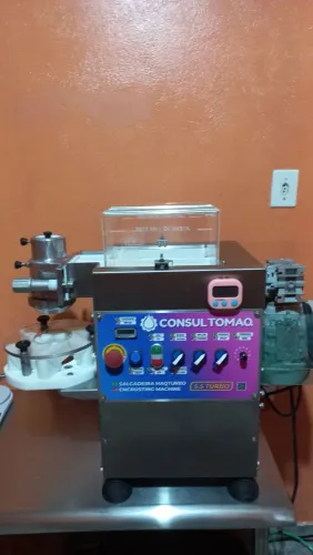 Máquina modeladora de Salgados