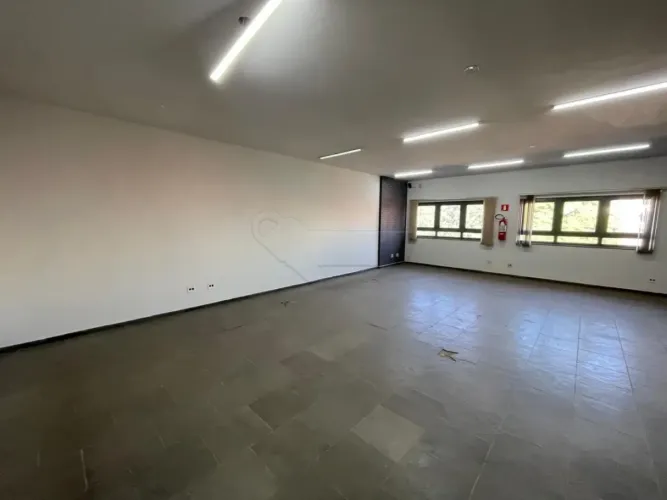 Sala Comercial Com 2 Banheiros Para Locação No Jardim Boa Vista em Limeira/Sp