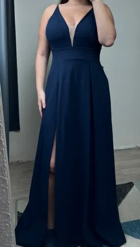 Vestido longo azul marinho de festa com fenda