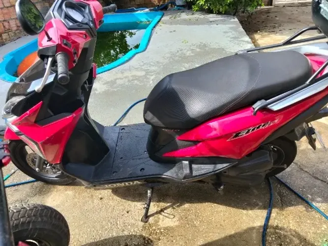 Vendo moto Elite ano 2023