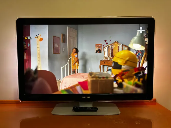 TV 42 Philips Ambilight Full HD Com Conversor Digital - Excelente Estado