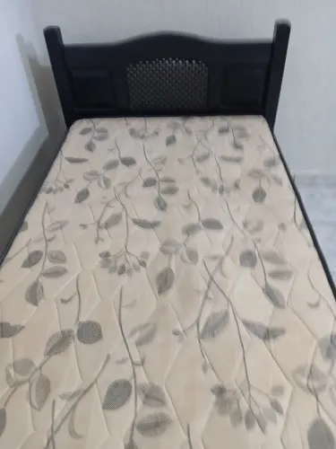 Cama solteirão em madeira com colchão orthocrim