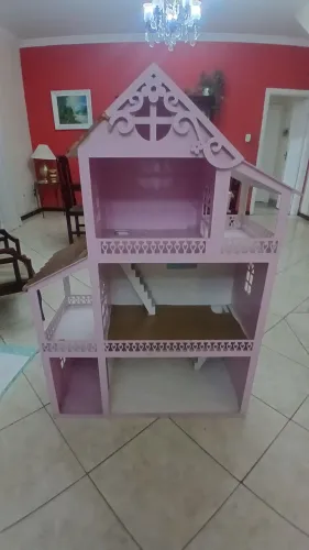 Casa brasões madeira 