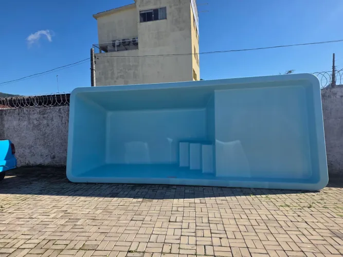 Casco piscina IGUI novo