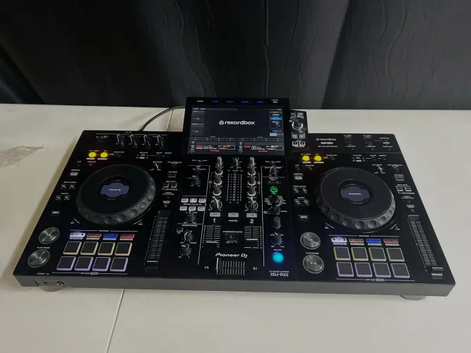 Controladora Pioneer XDJ RX3