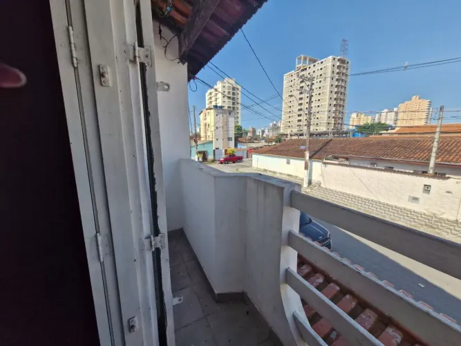 Sobrado à venda na Aviação em Praia Grande.