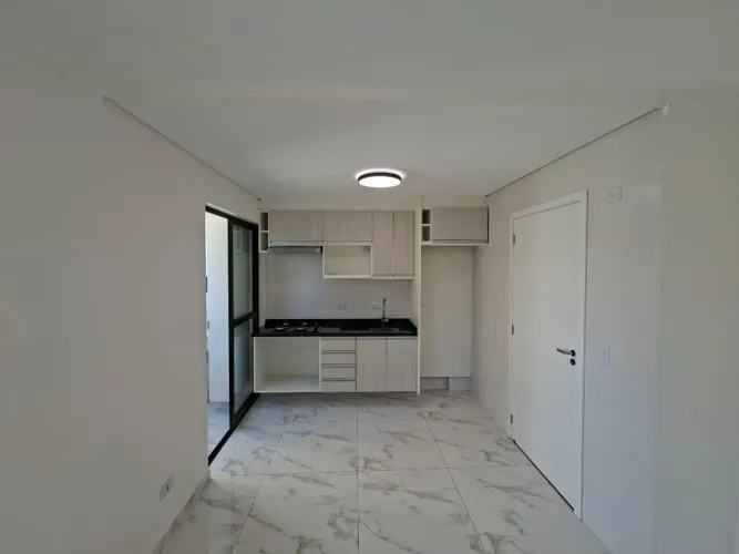 Apartamento semimobiliado e com garagem coberta para locação no bairro Boneca do Iguaçu