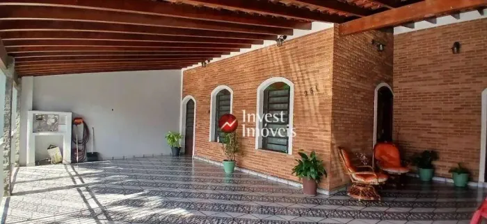 Casa térrea muito confortável e bem cuidada no Bosque dos Eucaliptos