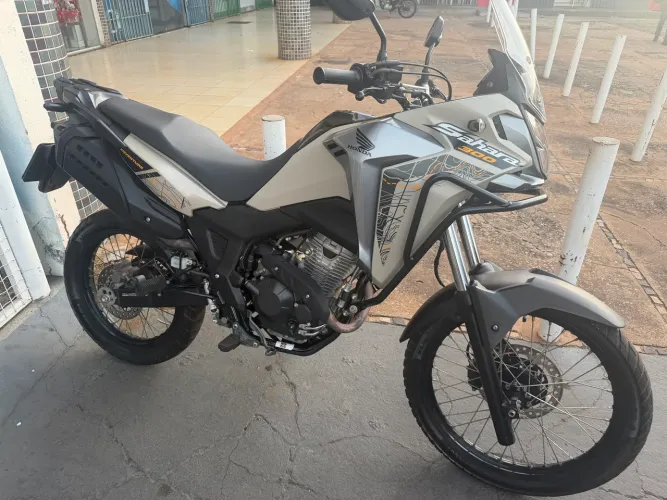 Moto muito nova com baixo km 