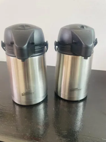 Garrafa Térmica Inox com Bomba de Pressão - Semi Nova