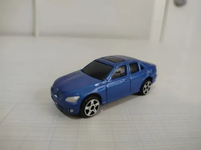 Miniatura Lexus Is 300 Maisto 1/64 Azul