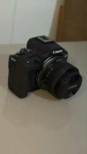 Canon EOS R50 + Lente 18-45mm - Quase Nova + Completa + Cartão de Memória