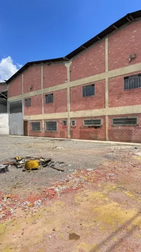 R RIBEIRÃO CLARO, 191, BAIRRO: EMILIANO PERNETA, PINHAIS PR