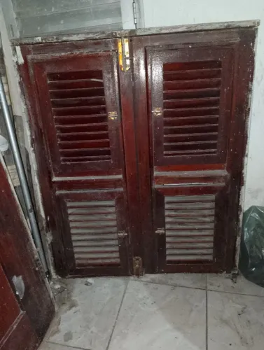 Janela de madeira Massaranduba