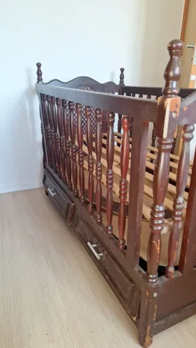 Berço De madeira Maciça Vintage/antigo