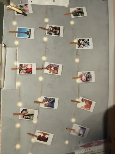 Varal de fotos com luz