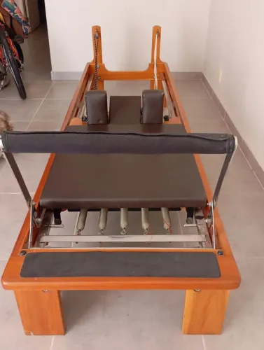 Aparelho de Pilates Cama Reformer Mesa Exercício 