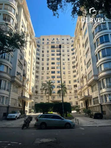 Apartamento com 2 Quartos (1 Suíte) na Prestigiada Avenida Rui Barbosa - Flamengo