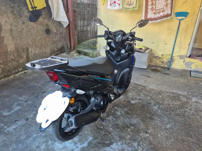 Moto super conservada com mais 2 anos de garantia de fábrica e todas revisões feita na con