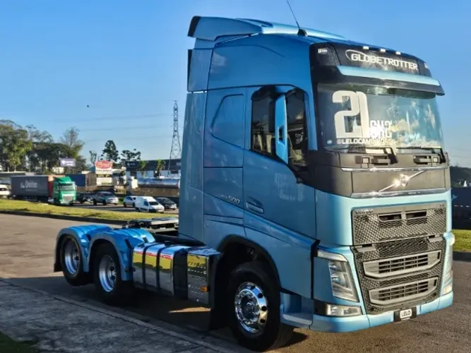 Volvo FH 500 6x2 Globetrotter Ano 2021 Euro 5 pacote LC Beliche geladeira 