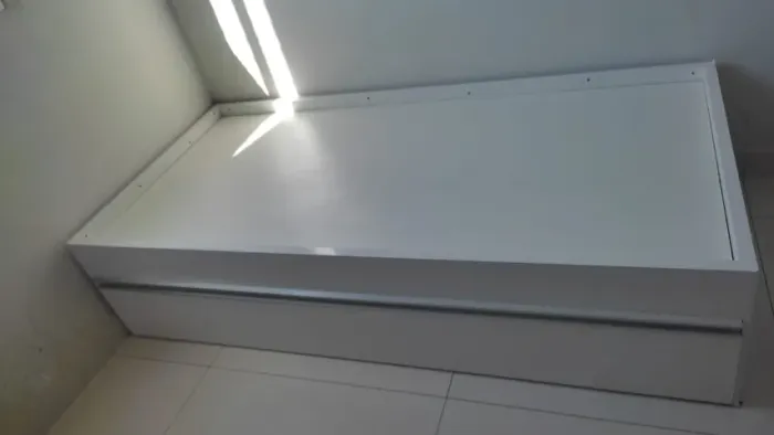 Bicama planejada e reforçada em MDF forro com 15 mm. 