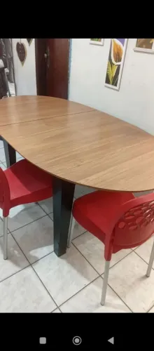 vendo mesa ótima mesa com duas  cadeiras 550