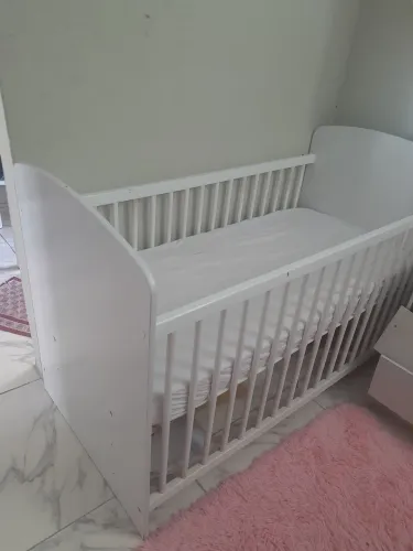 Berço semi-novo nunca usado
