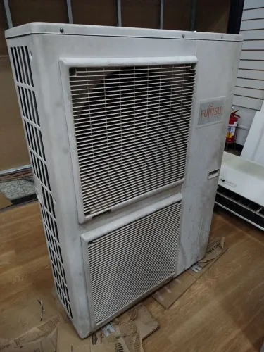 Ar Condicionado Fujitsu Piso-Teto 60.000 BTUs Trifásico 220V Completo Excelete Estado