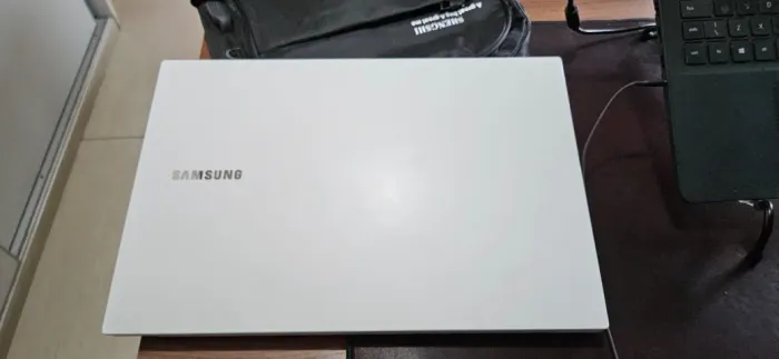 Notebook Samsung Book E30