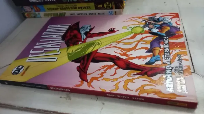 Hq Desafiador: retorno à eternidade - Helfer, Andrew - Panini - Capa Dura 2019 excelent