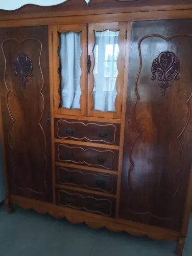 Conjunto Cômoda e Guarda Roupas antigo