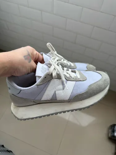 Tênis feminino num36 newbalas