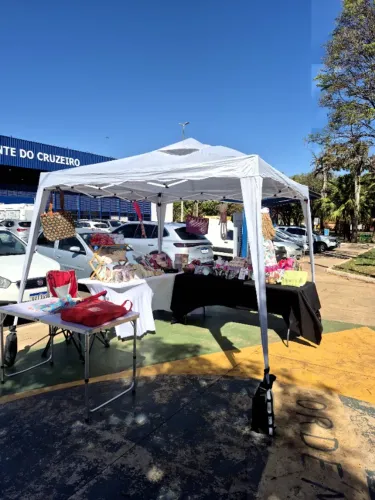 Tenda Articulada Branca para Feiras