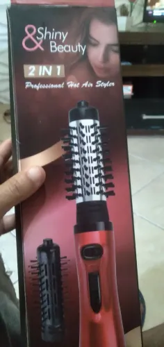 Vendo escova de cabelo ,  usada uma só vez quero 100 Reais.