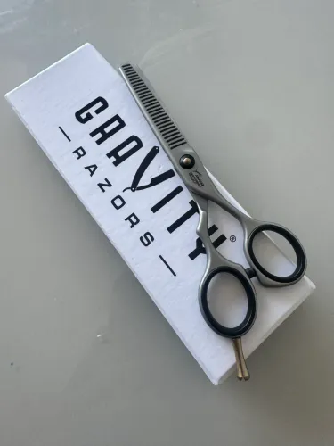 Vendo tesoura profissional dentada Jaguar Germany e Navalha Gravity Razors Original 