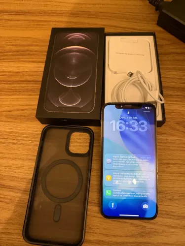 Vendo iPhone 12 Pro 256gb grafite usado com nota fiscal